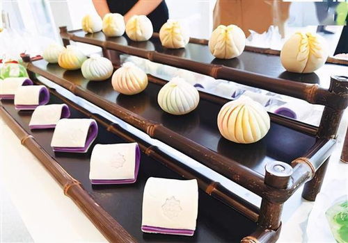 舉著雪糕去打卡 文創(chuàng)食品花樣百出，激活文化景區(qū)的文藝創(chuàng)作